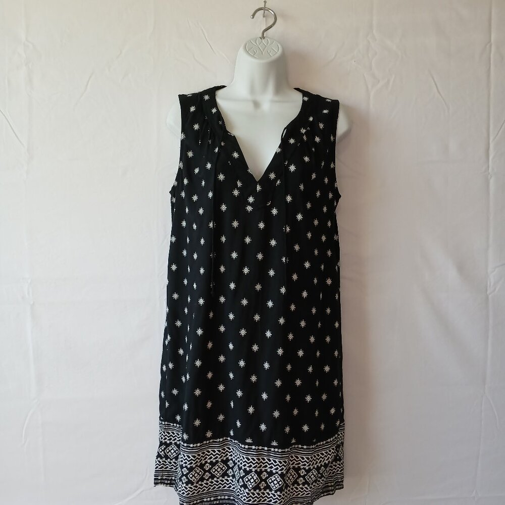 Old Navy dress black white geometric pattern  v neck casual work wear beach sz M